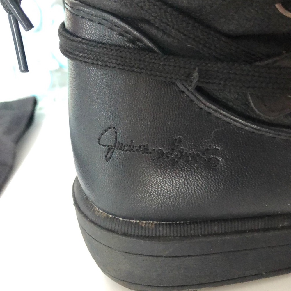 Boots - Picture 3 of 5